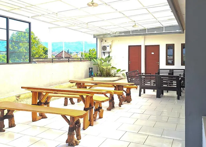 Urbanview The Halona near Jawa Timur Park 4 Malang